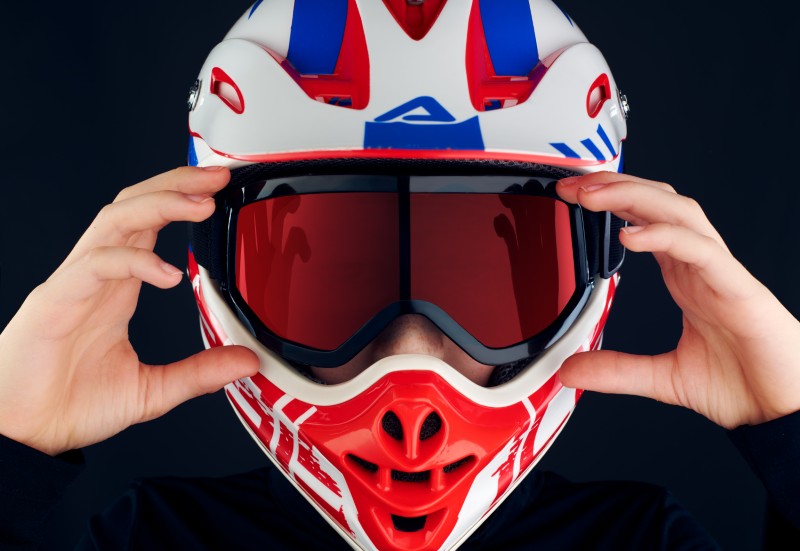 Jak dobrać gogle rowerowe do kasku typu “full-face” i “orzeszek”?