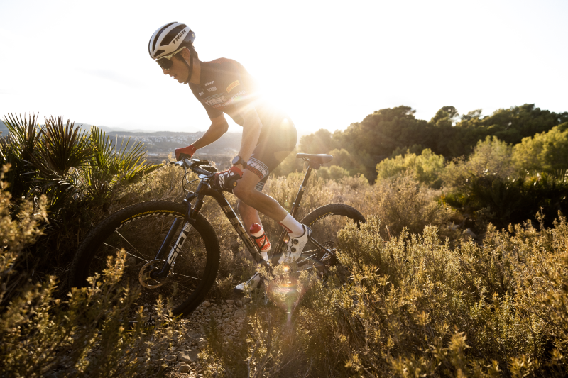 MY25 Procaliber Carbon TFR XC Team Camp Denia RB High Res 81